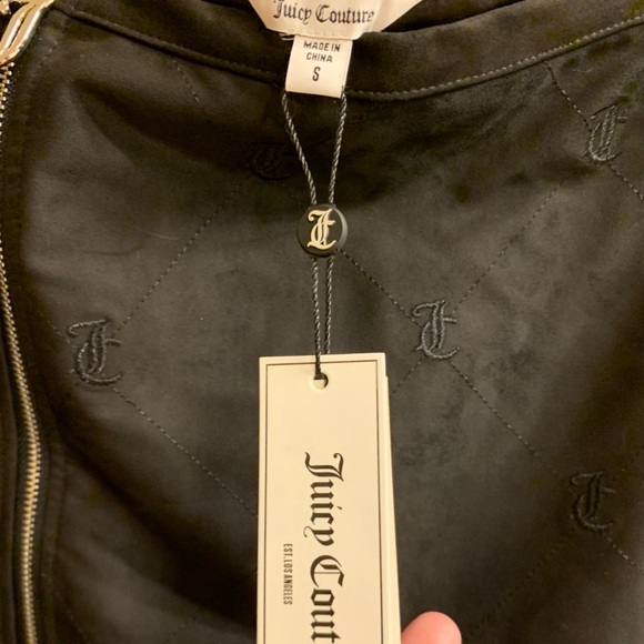 Cute juicy couture skirt, new, never worn! Has zippers on each side of the front - Picture 4 of 4
